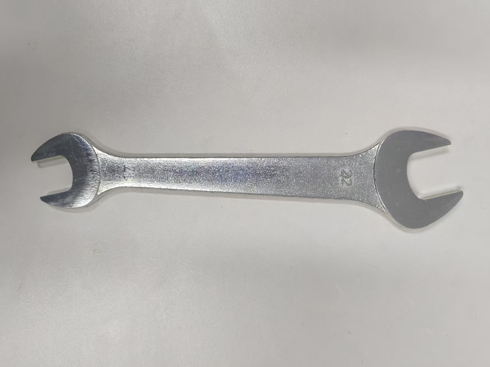 Китай Двойной рожковый гаечный ключ из высокоуглеродистой стали Портативный ручной гаечный ключ для авторемонта, поддержка индивидуального чертежа и обработки образцов